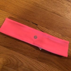 Lululemon Athletica pink work-out headband